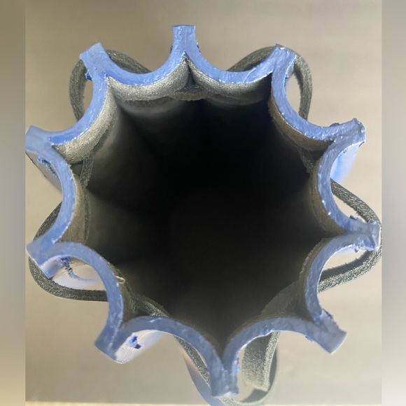 Plisse Airnova Leather Vase - Picture 3 of 7